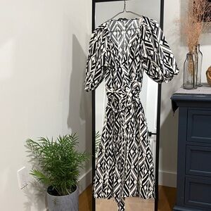 Banana Republic Monochrome Long Sleeve Dress